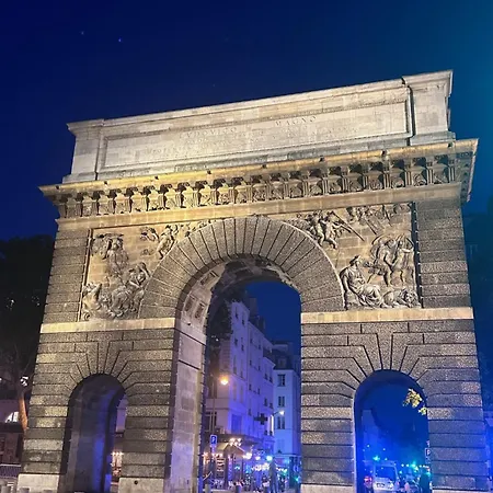 Full For 4 Peoples - Center Porte Saint Martin * Parigi